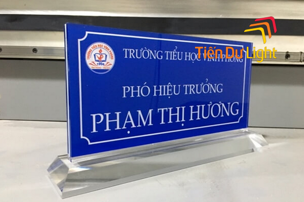 Có nhiều loại biển chức danh mica khác nhau