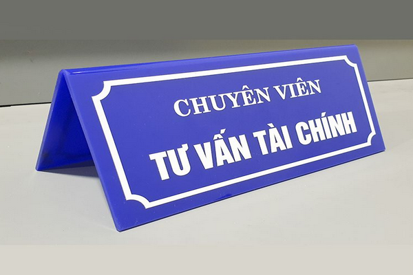 Biển chức danh mica chữ A có những kích thước nào?