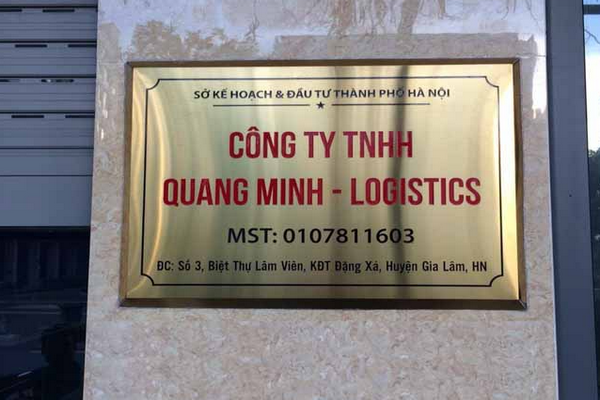 Biển công ty gắn tường có đặc điểm gì?