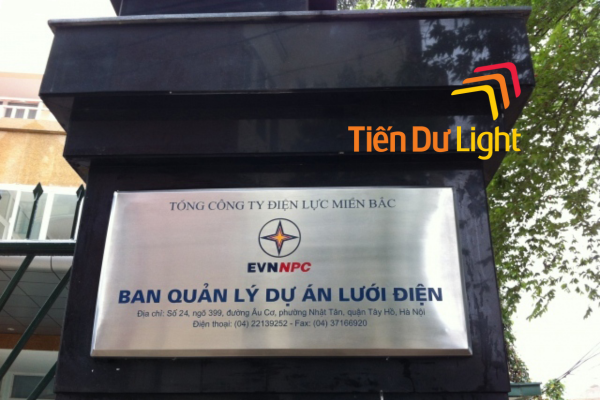 Biển công ty inox ăn mòn