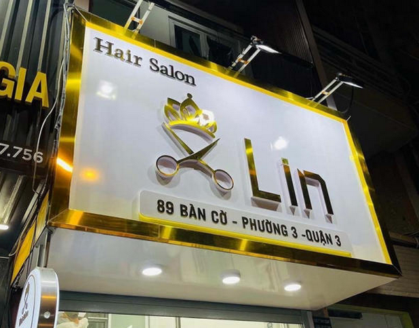 Biển hiệu tiệm tóc nổi bật, thu hút ánh nhìn ngay từ cái nhìn đầu tiên
