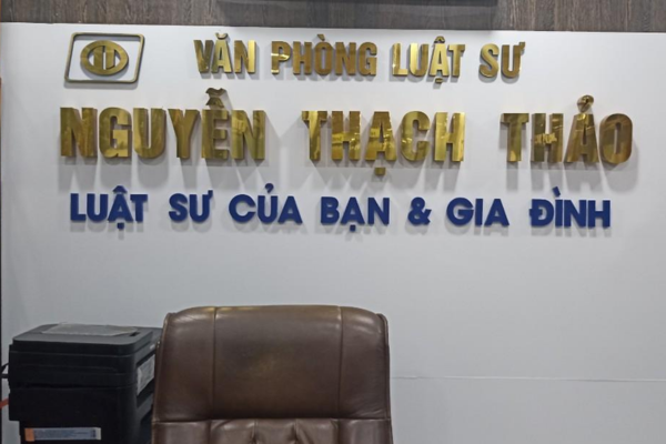 Xác định vị trí phù hợp để lắp biển hiệu quả