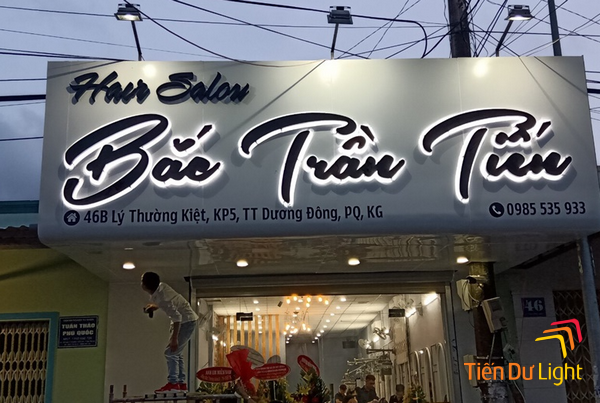 Biển hiệu hộp đèn chữ nổi đa dạng mẫu mã, kiểu dáng