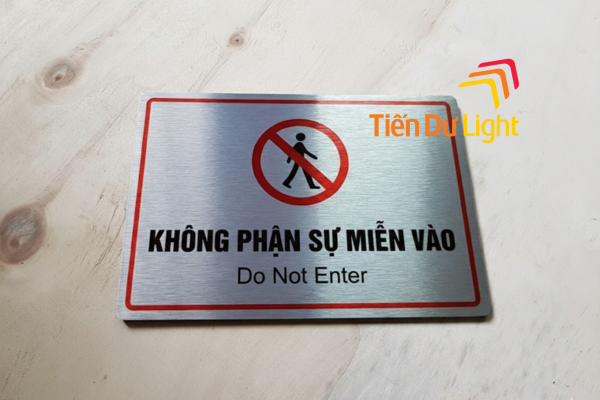 Biển báo không phận sự miễn vào 