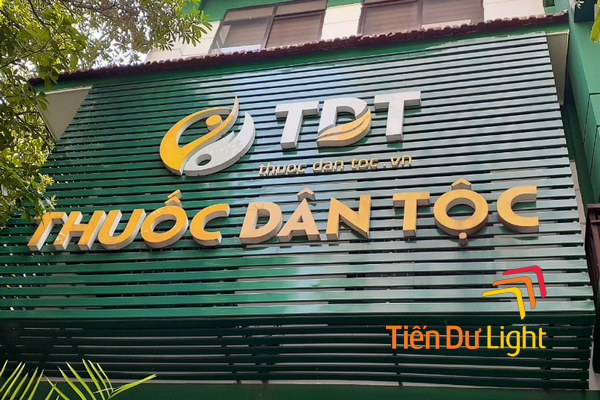 Mẫu biển thanh lam tôn ấn tượng