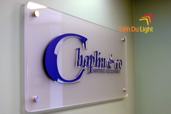 Biển mica treo tường đẹp