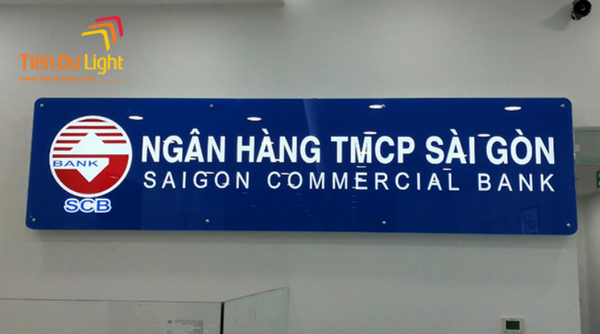 Hạng mục logo chữ nổi mica bên trong ngân hàng