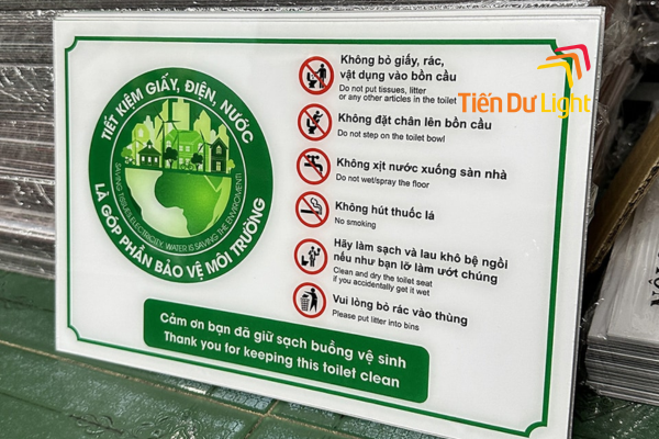 Biển nội quy trong toilet
