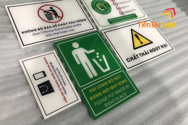 Biển nội quy trong toilet giúp giữ gì vệ sinh chung