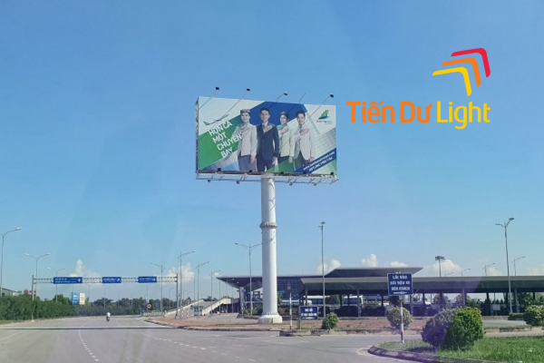 Biển quảng cáo 2 mặt thu hút sự chú ý cả 2 chiều