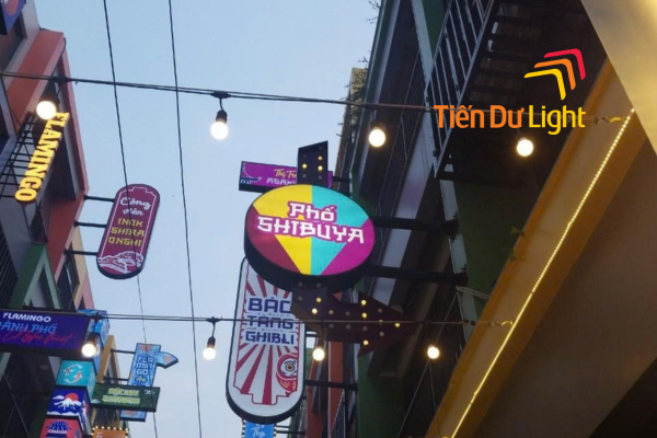 Biển quảng cáo 2 mặt mica