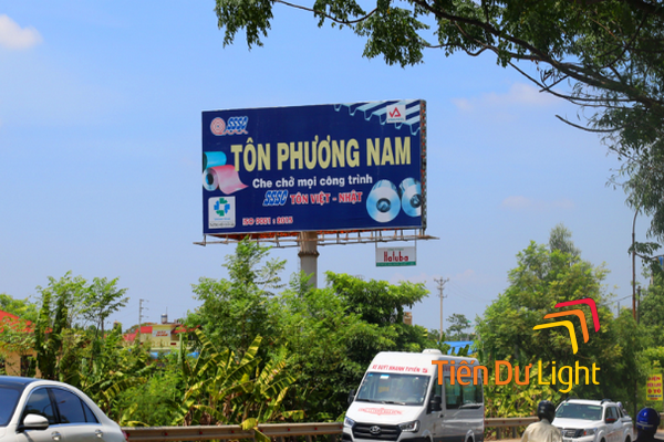 Biển quảng cáo 3 mặt tối ưu không gian