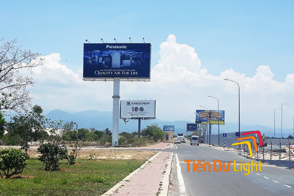 Làm biển quảng cáo cao tốc đẹp, ấn tượng