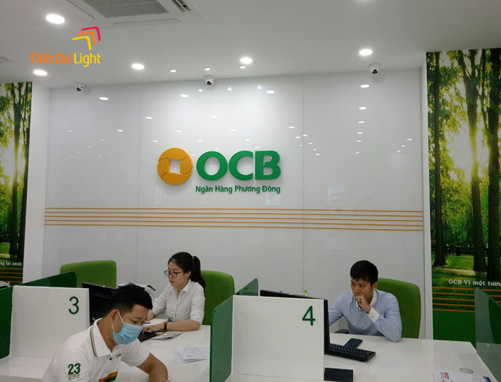 Biển chữ nổi trong nhà ngân hàng OCB