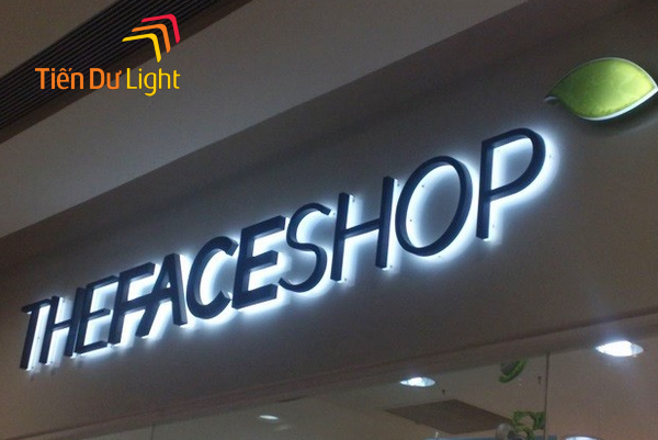 Biển quảng cáo hộp đèn mica là gì? Tìm hiểu chi tiết từ A - Z