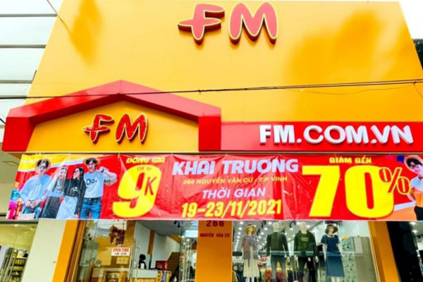 Biển bạt tưng bừng khai trương