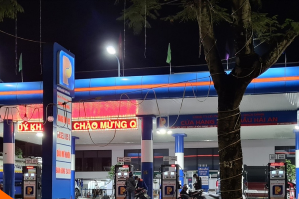 Ứng dụng biển quảng cáo led chạy chữ trong cửa hàng xăng dầu