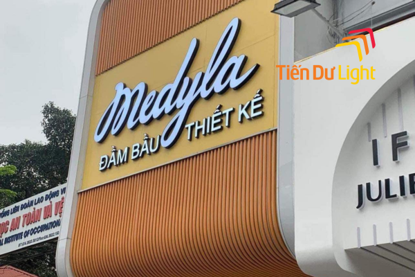 Thiết kế chữ nổi sang trọng hiện đại