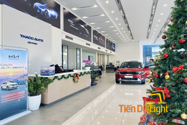 Biển quảng cáo ô tô ấn tượng, đồng bộ nhận diện