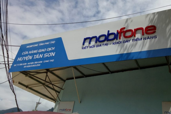 Biển quảng cáo nhà mạng Mobifione