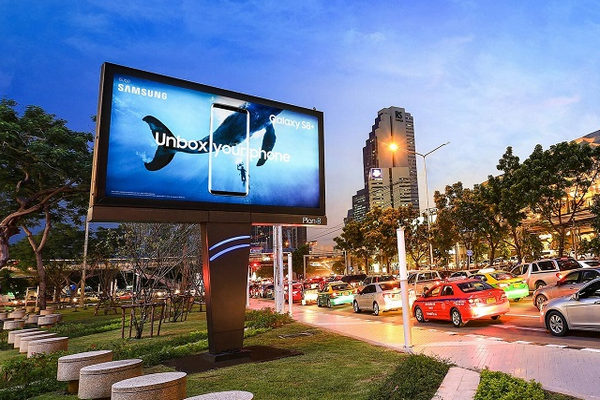 Làm biển quảng cáo tấm lớn chuyên nghiệp