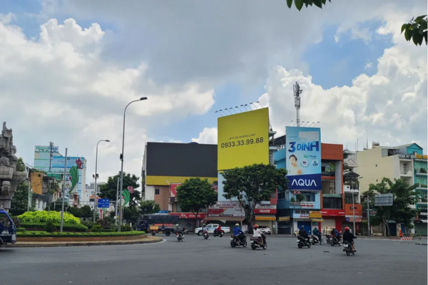 Đặt biển quảng cáo tại các tuyến đường trọng điểm giúp biển phát huy hiệu quả tối đa