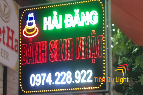 Biển vẫy bánh sinh nhật led ma trận