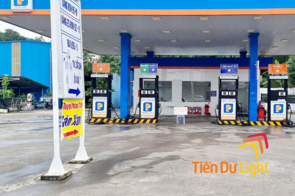 Biển vẫy cây xăng là gì?