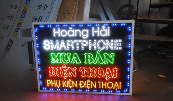Biển vẫy kết hợp đèn LED dễ dàng nhìn thấy từ xa