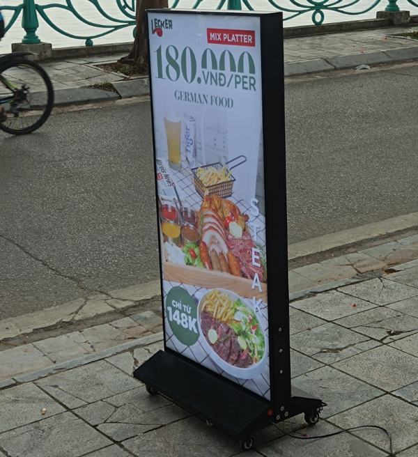 Biển vẫy hộp đèn có chân đa dạng kiểu dáng