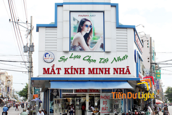Biển hiệu cửa hàng kính mắt