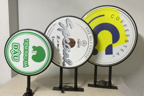 Biển vẫy tròn mica hút nổi