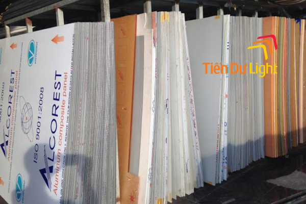 Tìm hiểu cách thi công alu ốp tường giúp nền alu bền chắc