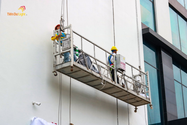 Lựa chọn đơn vị uy tín chuyên nghiệp giúp biển lắp đặt an toàn hiệu quả