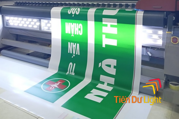 Chất liệu hiflex ứng dụng trong làm biển quảng cáo như thế nào?