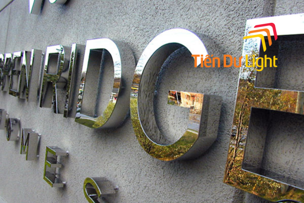 Chữ inox trắng đẹp bền ngoài trời