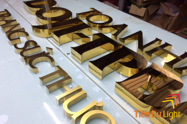 Lợi ích nổi bật của chữ inox vàng đồng