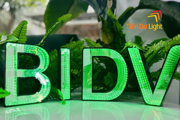 Chữ led vô cực tạo hiệu ứng ánh sáng ấn tượng