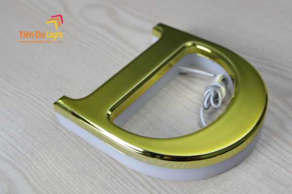 Chữ mica hắt sáng là gì?