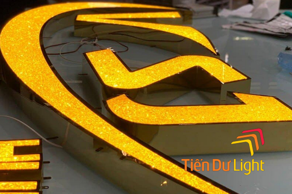 Lợi ích của chữ nổi inox mặt acrylic giả đá đẹp