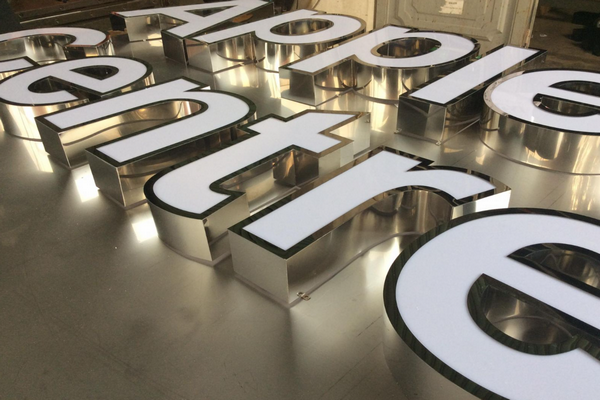 Chữ nổi có nhiều loại khác nhau phù hợp với từng không gian