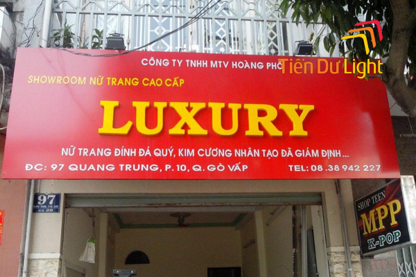 Chữ vàng nền đỏ nhiều tiệm vàng, trang sức lựa chọn