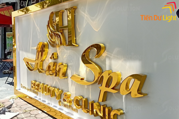 Bảng hiệu nổi bật thu hút tối đa sự chú ý