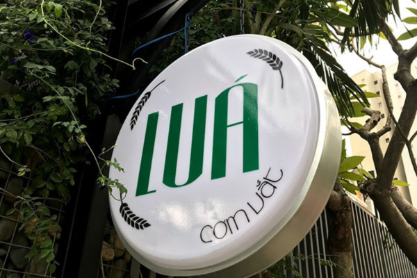 Giá bảng hiệu hộp đèn tròn ảnh hưởng nhiều yếu tố