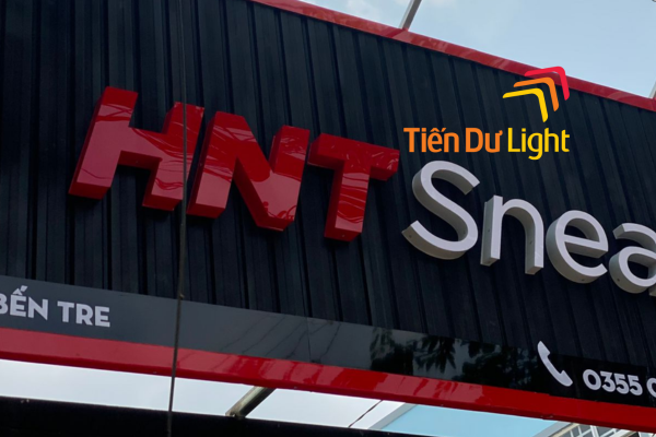 Bảng hiệu tôn sóng chịu được nắng mưa