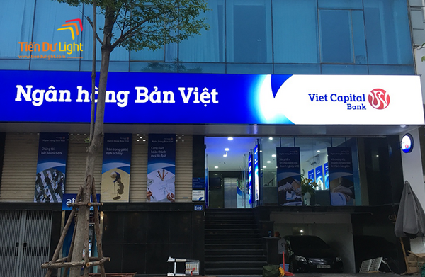 Chi phí thi công bạt 3m xuyên sáng