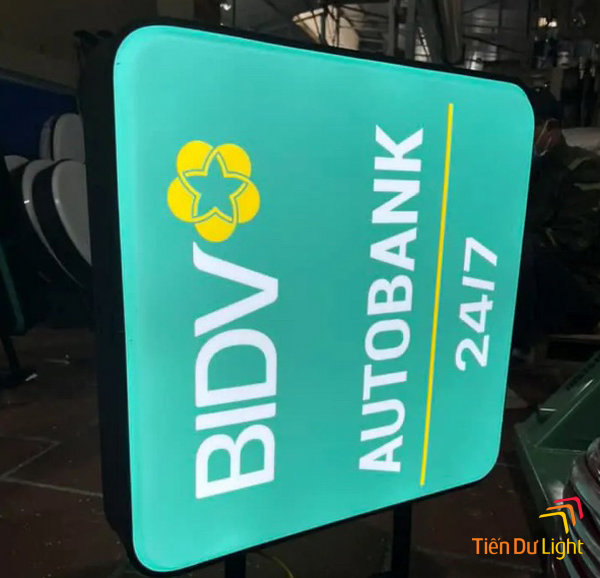 Tìm hiểu về hộp đèn hút nổi vuông