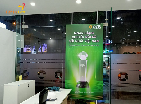 Giá in UV bạt 3M phụ thuộc vào nhiều yếu tố