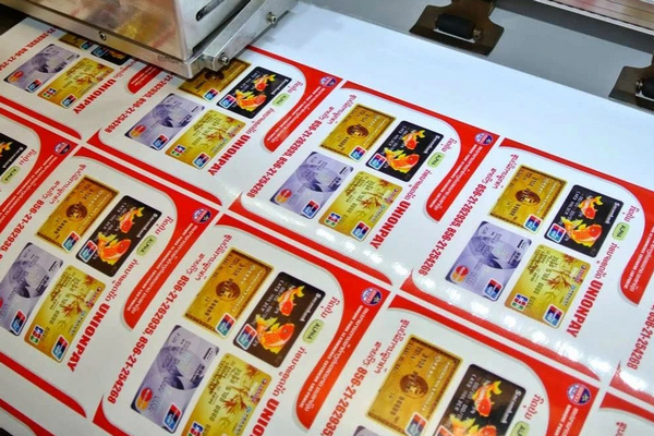 Lợi ích của in decal gần đây