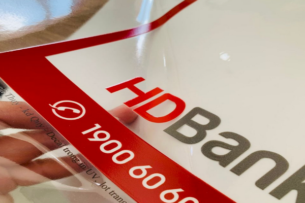 Đặc điểm nổi bật của in UV decal trong